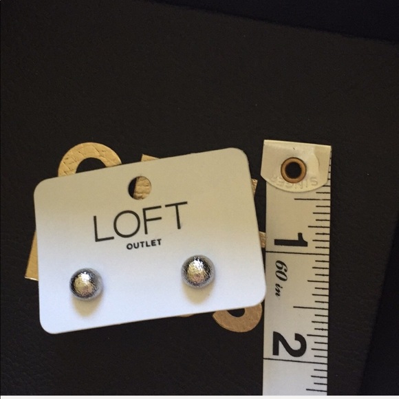 Textured silver ball stud earrings NWOT - Picture 3 of 3